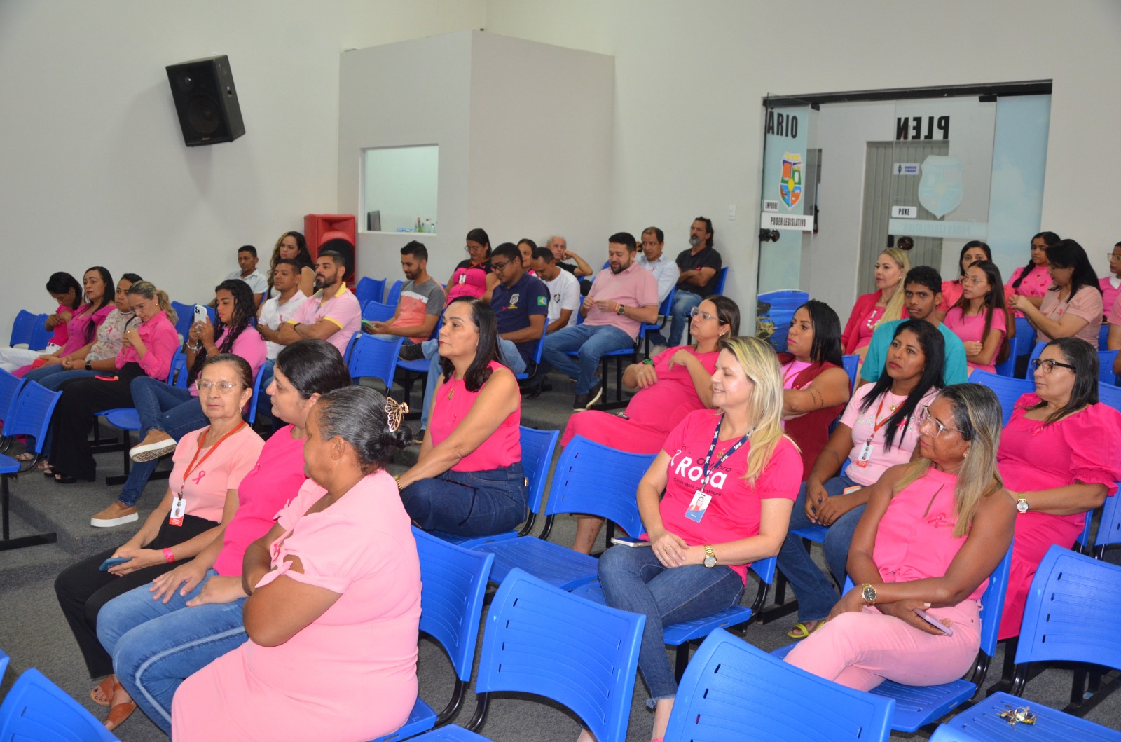 Palestra sobre o "Outubro Rosa" para servidores