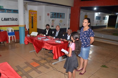 Tícila de Aquino Carvalho de 11 anos e sua mãe Sandra Pires de Aquino Carvalho