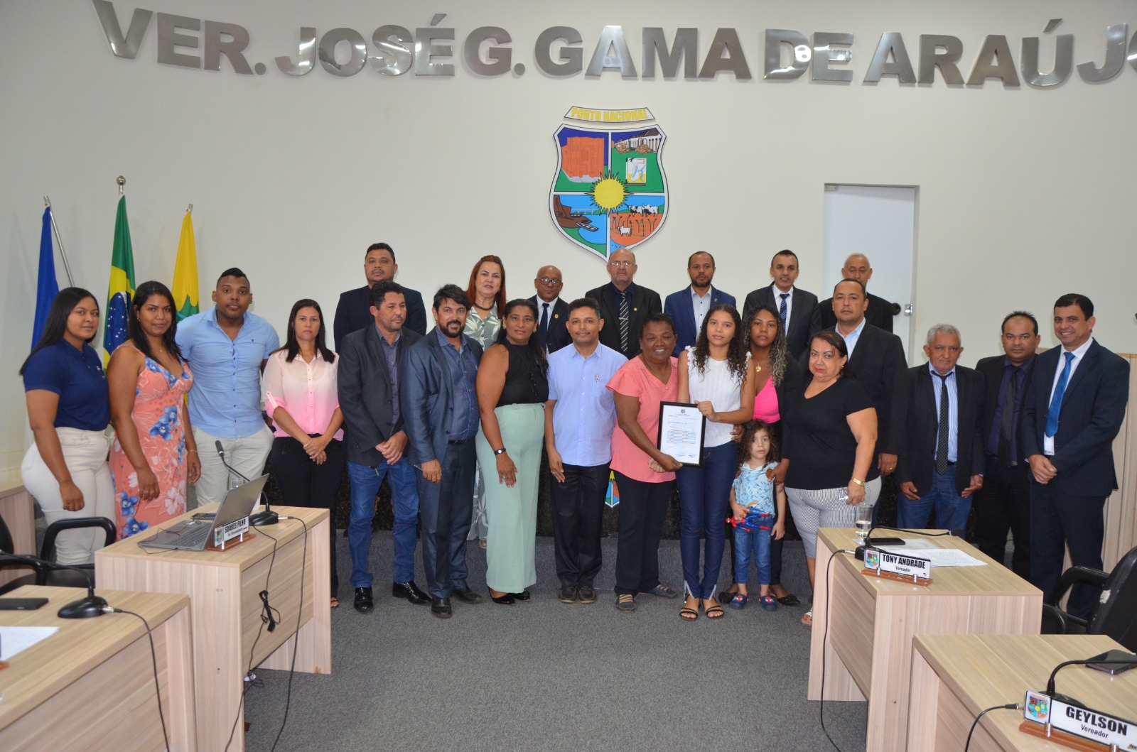 Câmara Municipal entrega moção de condolências à família Rodrigues de Souza, em memória do educador físico Edimar Rodrigues “Dida”